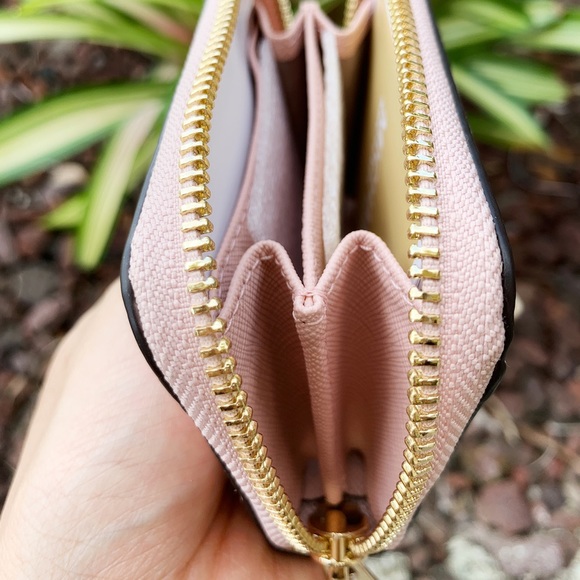 Gaby’sBags👜💕- Michael Kors Coin Card Holder - Picture 8 of 8